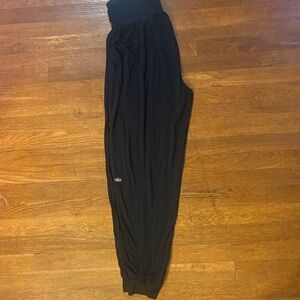 ALO Yoga Womens Black Sweatpants